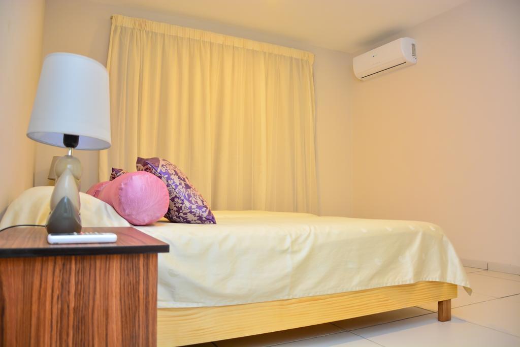 Riva Bella Appartement Port Louis Buitenkant foto